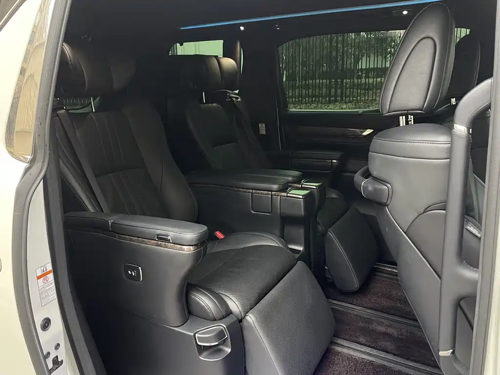 Toyota Vellfire 2019 Hybrid 2.5L HV Premium Edition