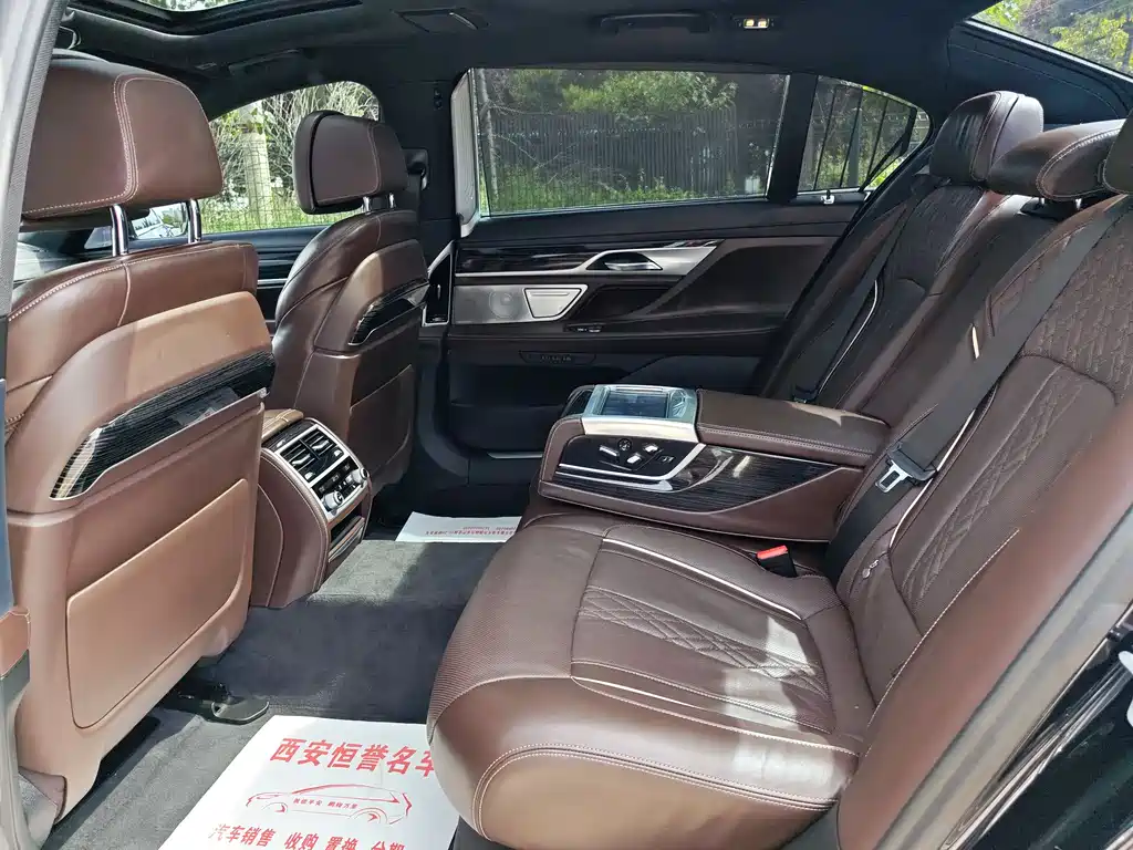 BMW 7 Series 2021 730Li M Sport Package - фото 10