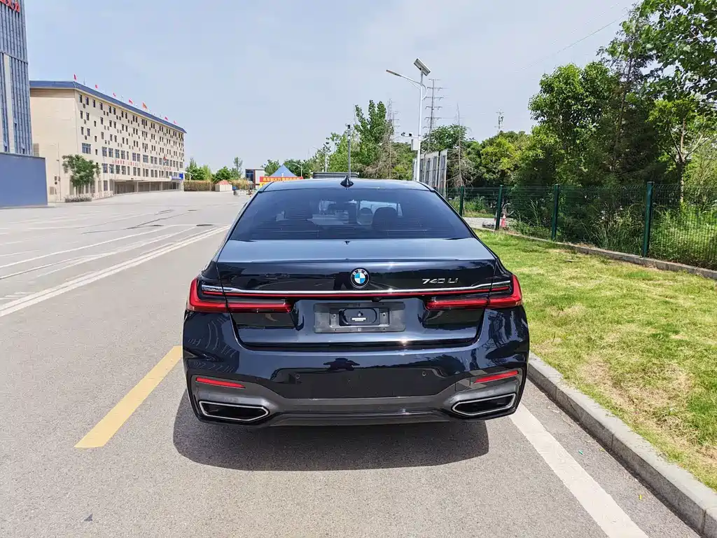 BMW 7 Series 2021 730Li M Sport Package - фото 12