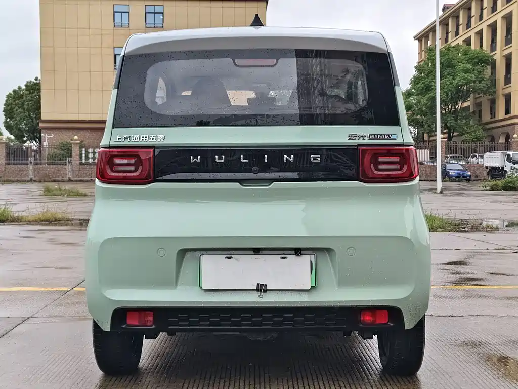 Hongguang MINI EV 2021 Macaron Premium Edition LFP