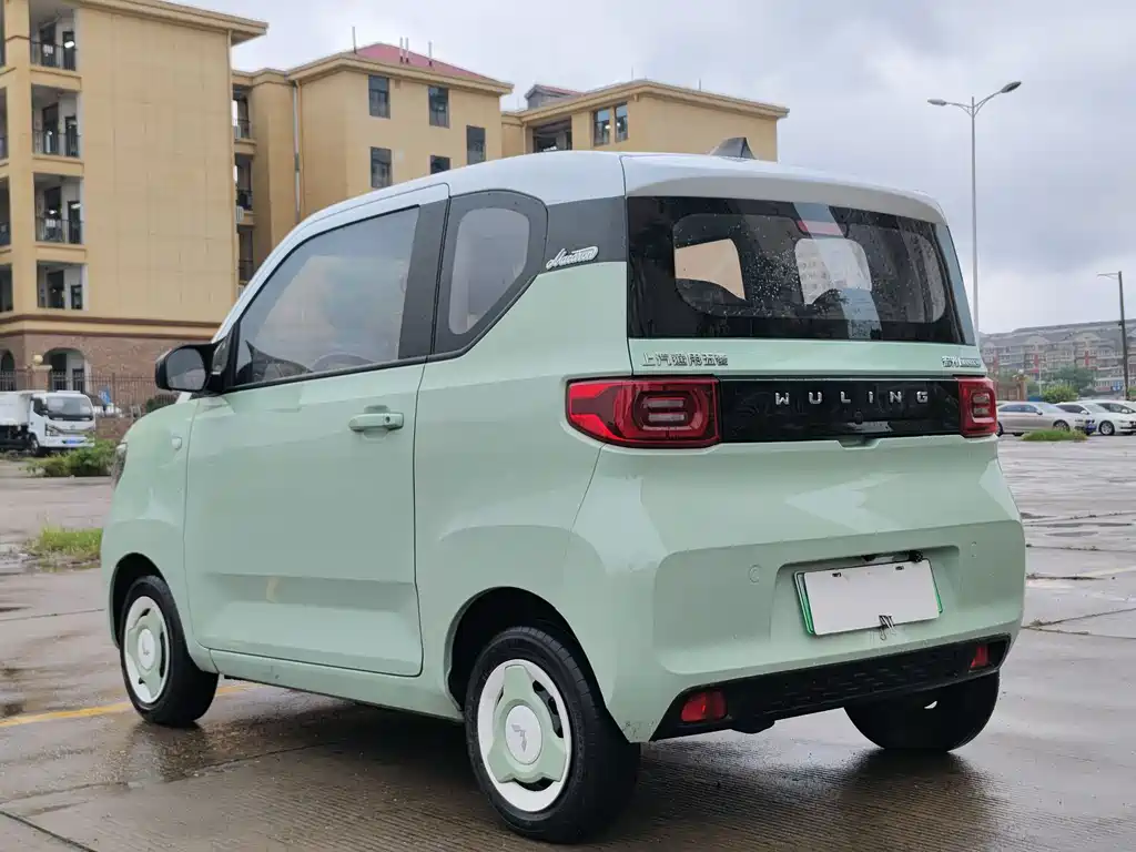 Hongguang MINI EV 2021 Macaron Premium Edition LFP