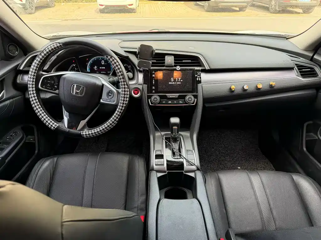 Civic 2016 model 220TURBO CVT Prestige