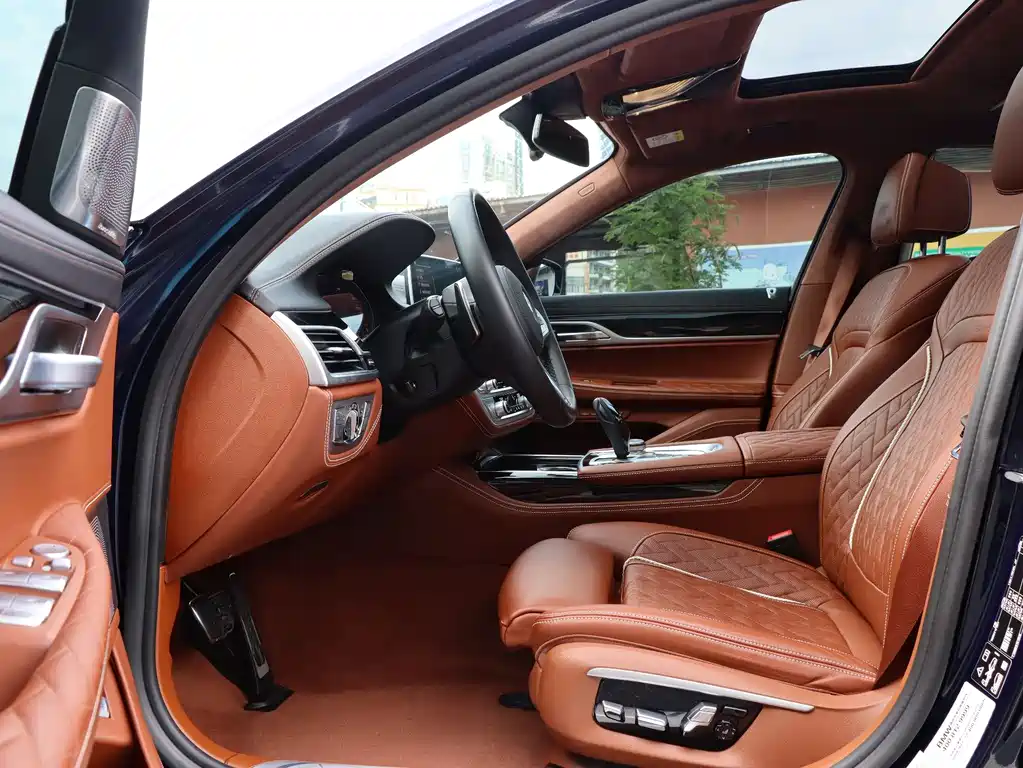 BMW 7 Series 2022 740Li xDrive Executive Edition M Sport Package - фото 13