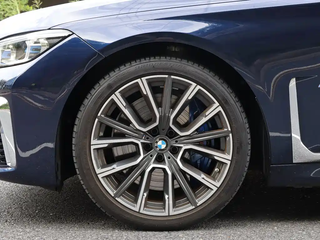 BMW 7 Series 2022 740Li xDrive Executive Edition M Sport Package - фото 8