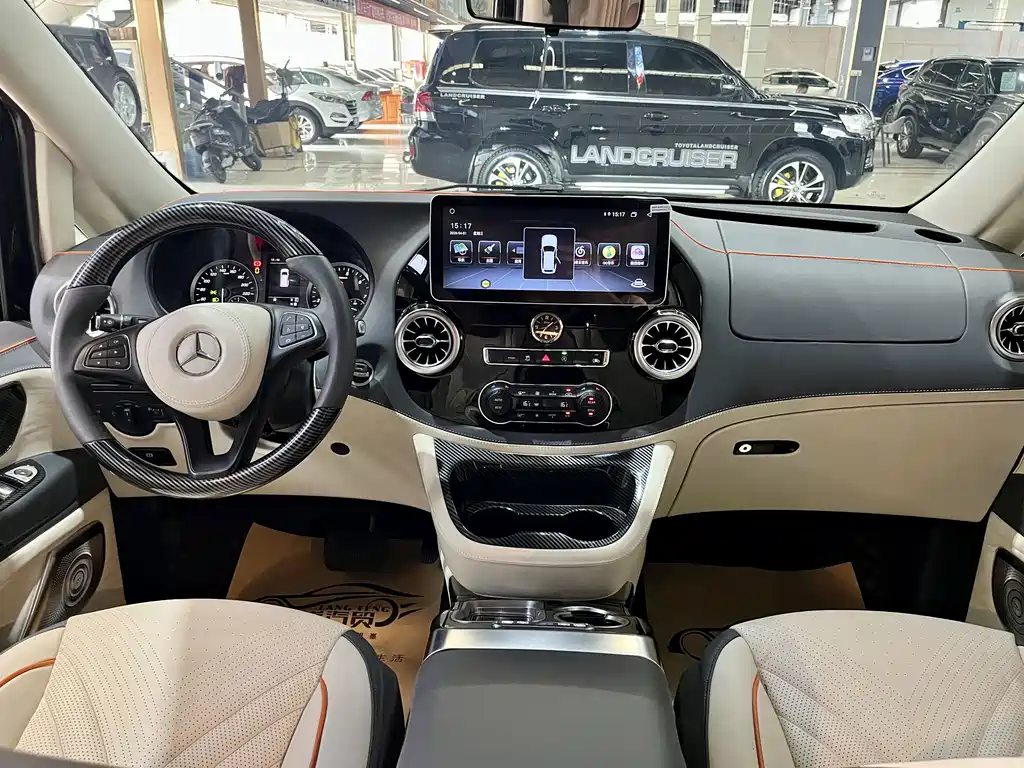 Mercedes-Benz Vito 2023 2.0T Business Edition 7-Seater
