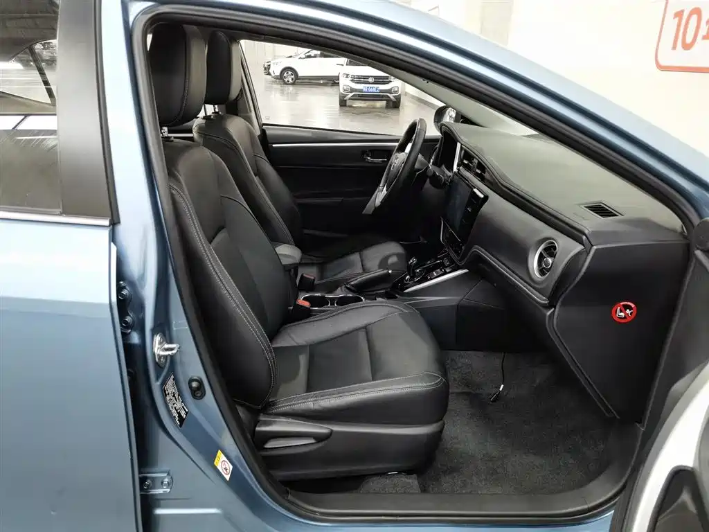 Corolla 2017 Facelift Hybrid 1.8L E-CVT Elite Edition
