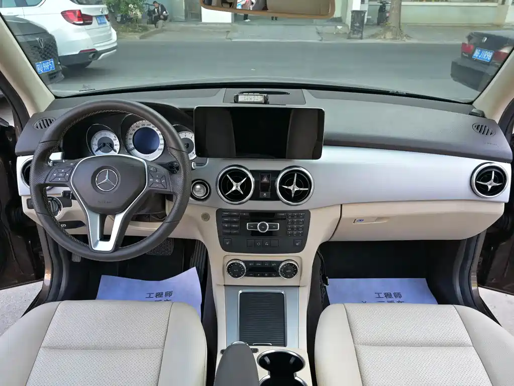 Mercedes-Benz GLK-Class 2013 GLK 300 4MATIC Dynamic Sunroof