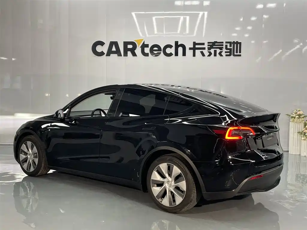 Tesla Model Y 2022 RWD