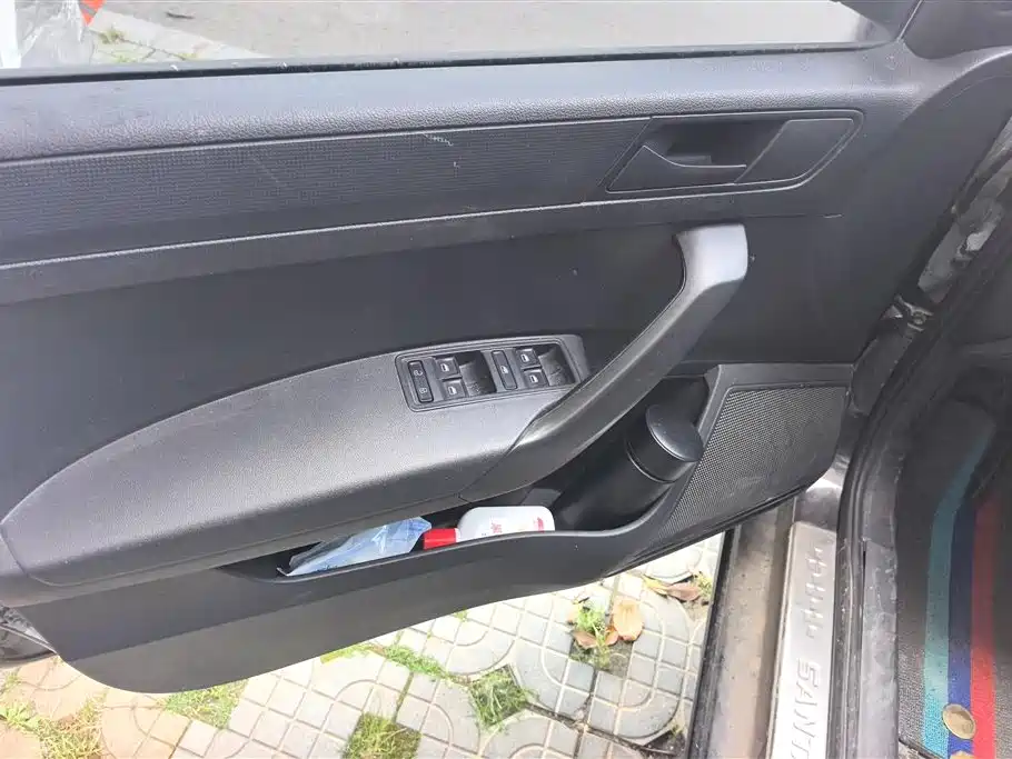 Santana 2013 1.6L Manual Fengshang Edition