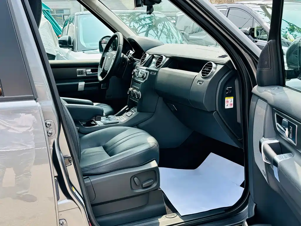 Land Rover Discovery 2016 3.0 SC V6 HSE