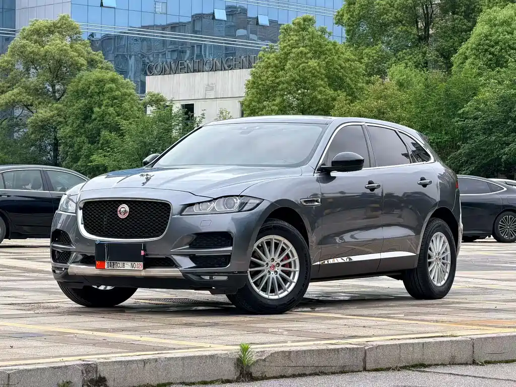 捷豹F-PACE 2018款 2.0T 两驱都市尊享版