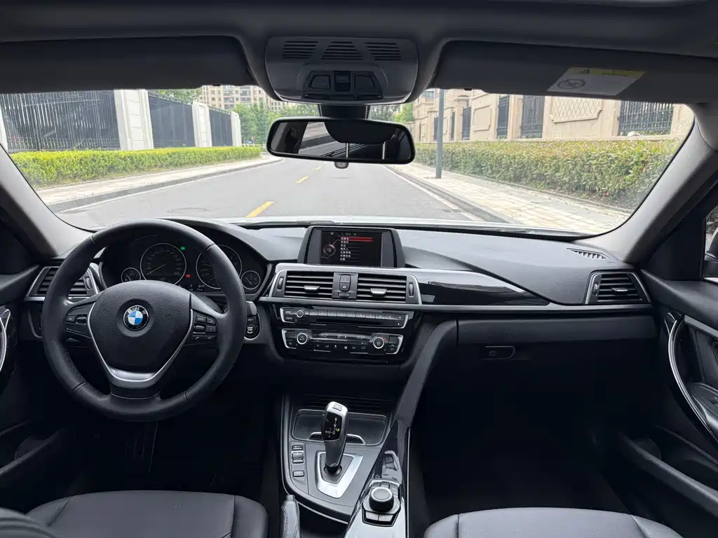 BMW 3 Series 2017 model 320Li Fashion