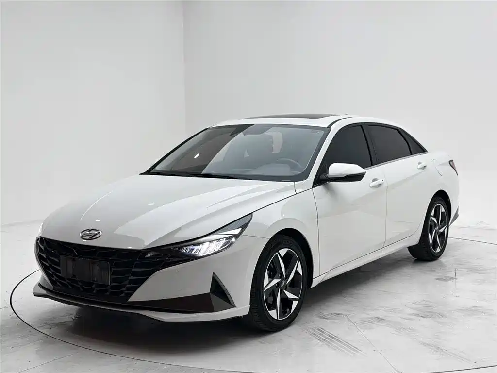 Hyundai Elantra 2022 1.5L CVT LUX Premium Edition