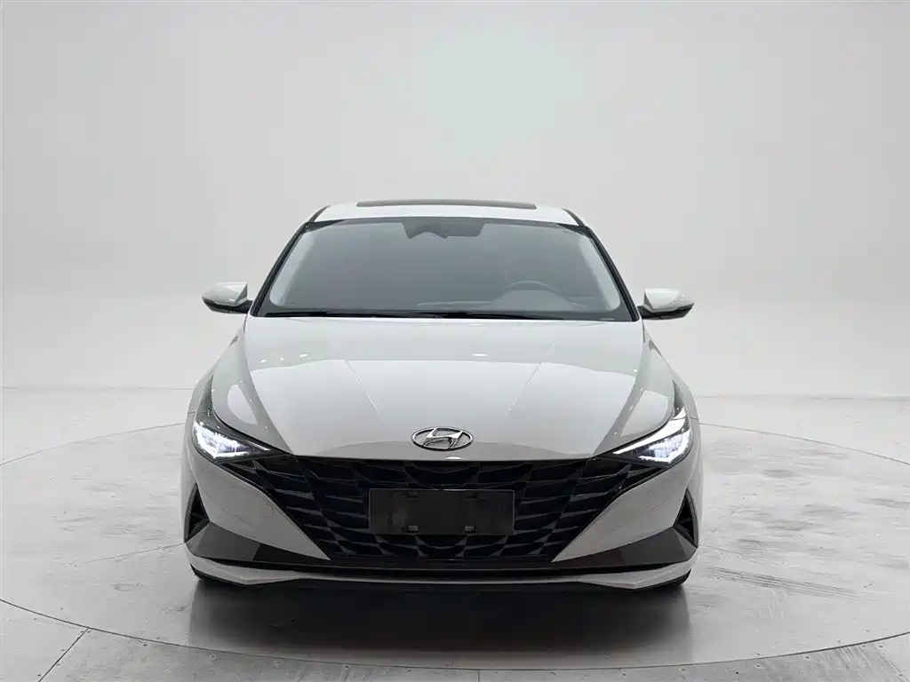 Hyundai Elantra 2022 1.5L CVT LUX Premium Edition