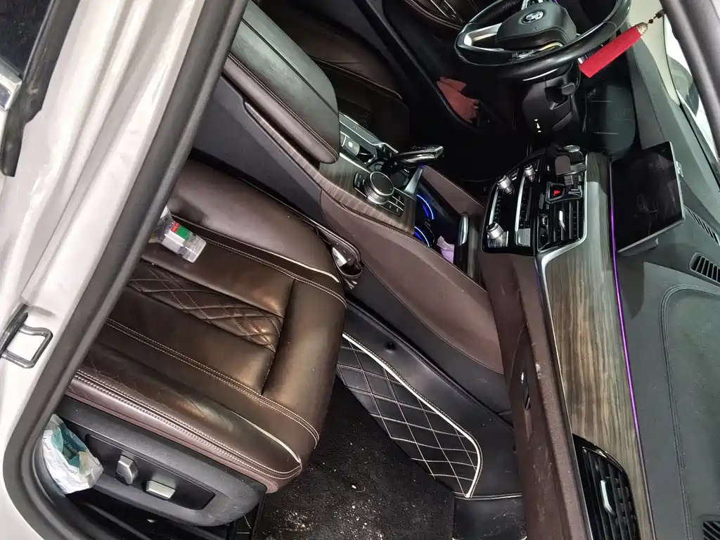 BMW 5 Series 2019 530Li Leading Edition Luxury Package