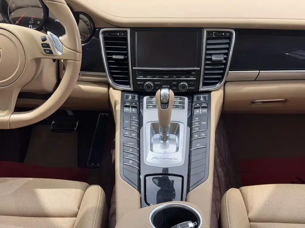 Porsche Panamera 2014 3.0T