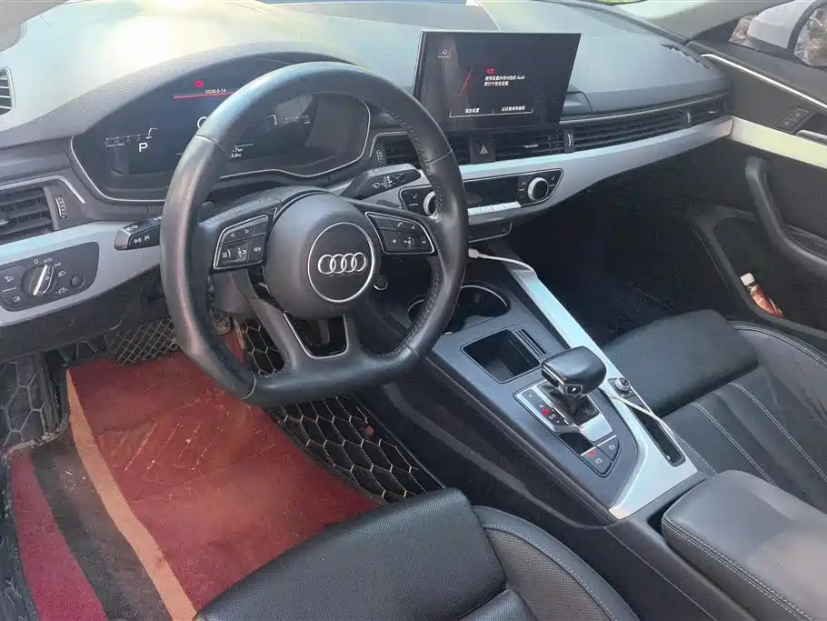 Audi A4L 2020 40 TFSI Luxury Dynamic Edition
