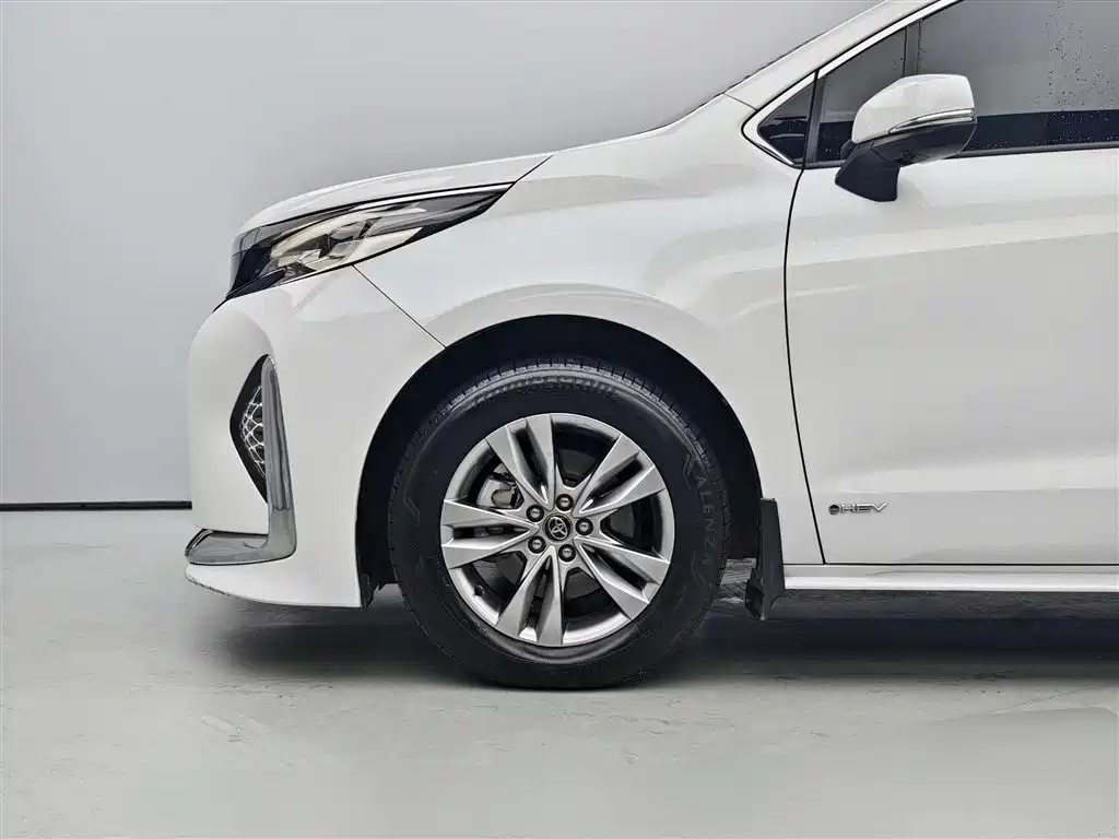 Toyota Sienna 2024 2.5L Hybrid Comfort Edition