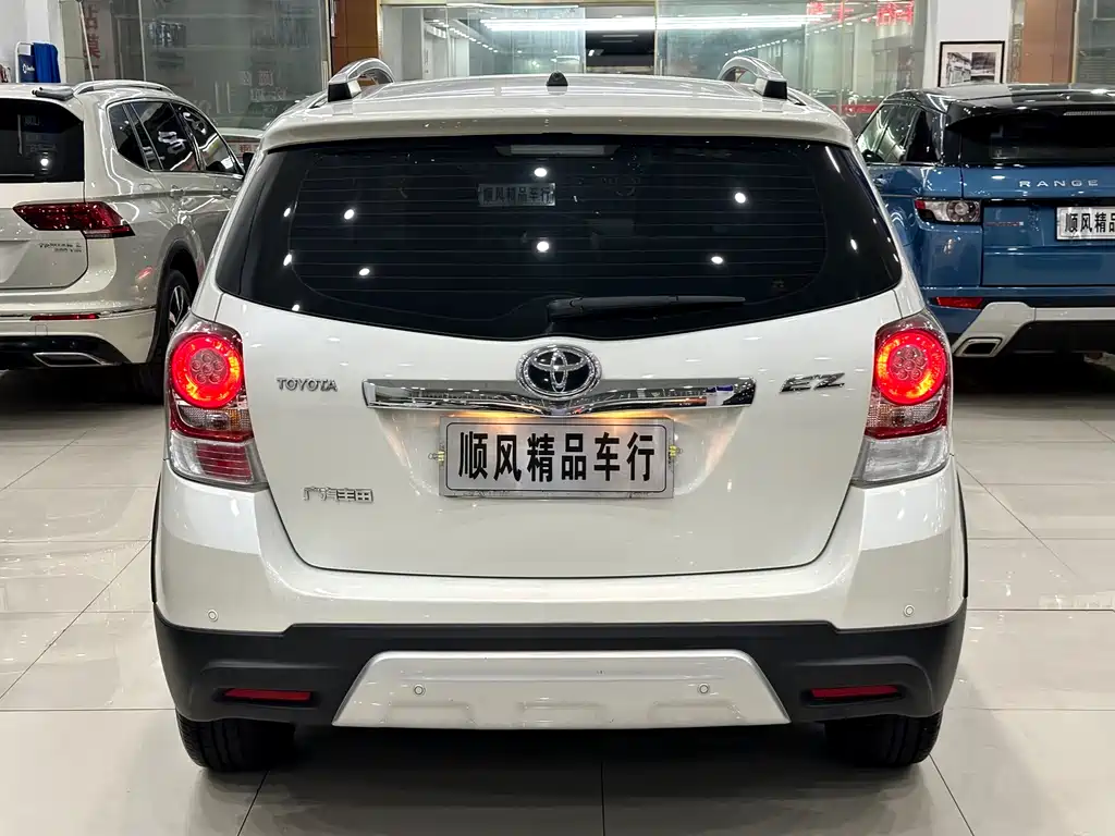 Yizhi 2015 180E CVT Crossover Edition