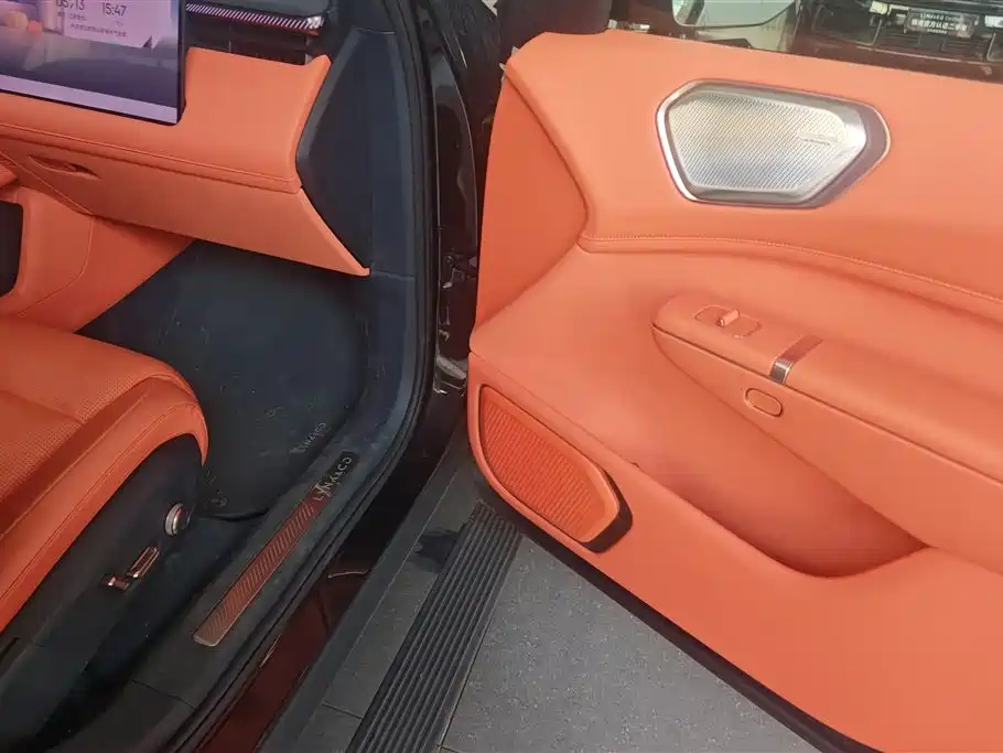 Lynk & Co 900 2025 1.5T Ultra 6-Seater