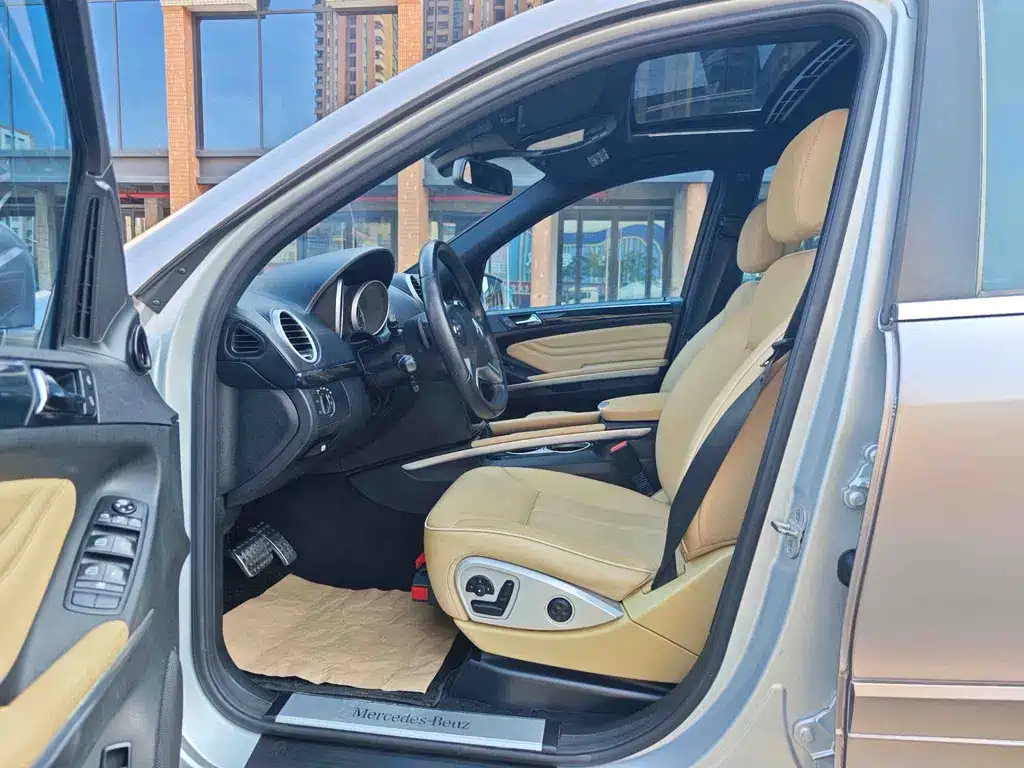 Mercedes-Benz M-Class 2010 ML 350 4MATIC Luxury Special Edition