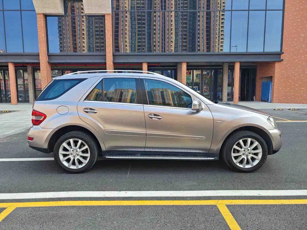 Mercedes-Benz M-Class 2010 ML 350 4MATIC Luxury Special Edition