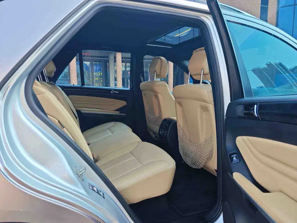Mercedes-Benz M-Class 2010 ML 350 4MATIC Luxury Special Edition