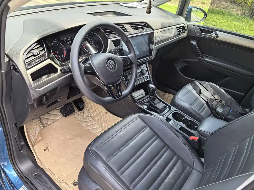 Volkswagen Touran L 2016 280TSI DSG Comfort Edition