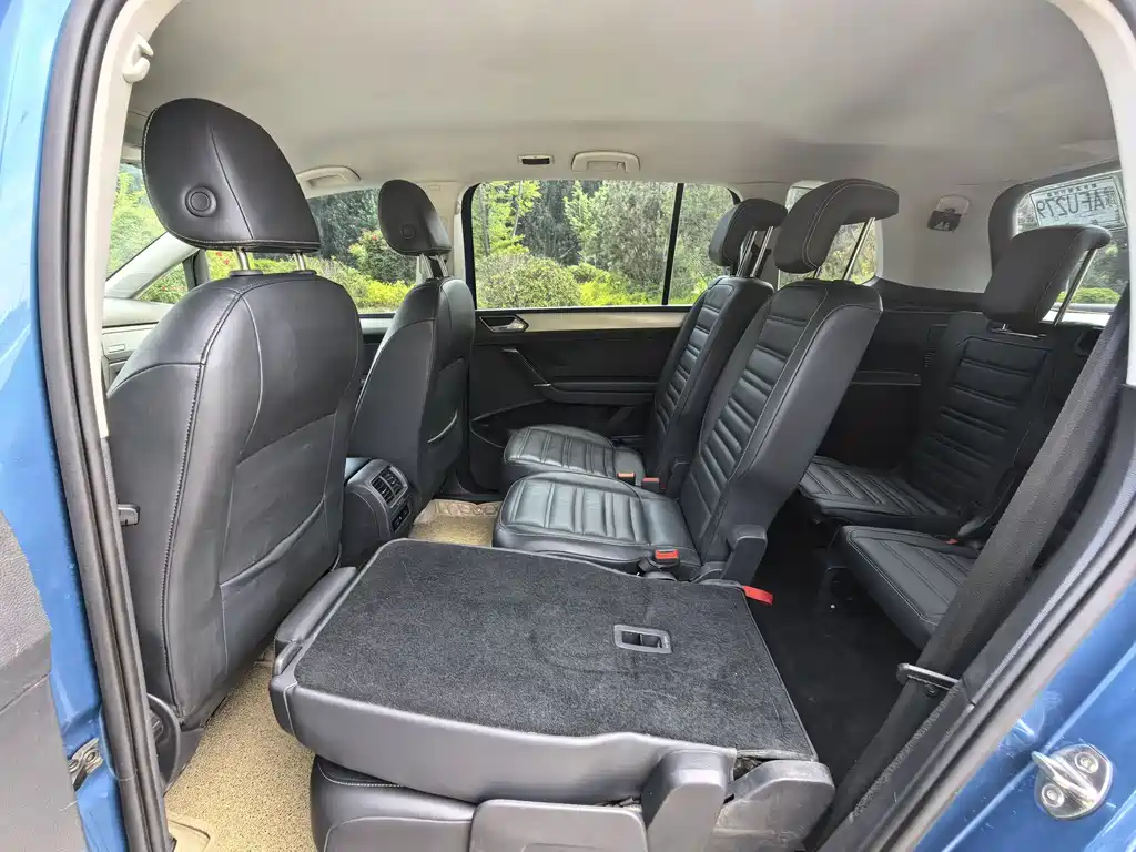 Volkswagen Touran L 2016 280TSI DSG Comfort Edition