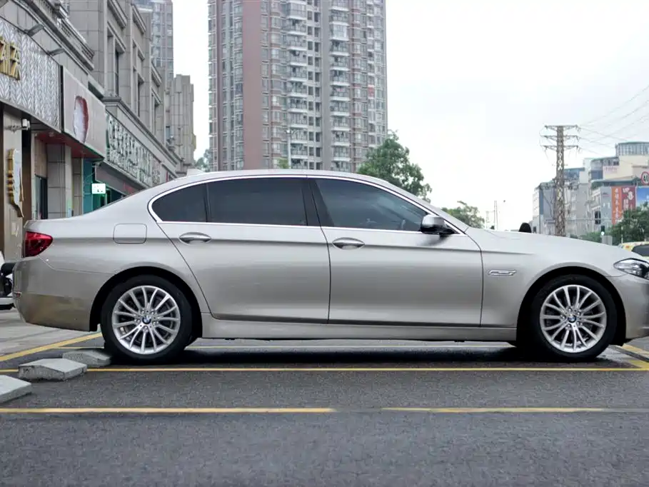 BMW 5 Series 2014 525Li Luxury Design Package - фото 4