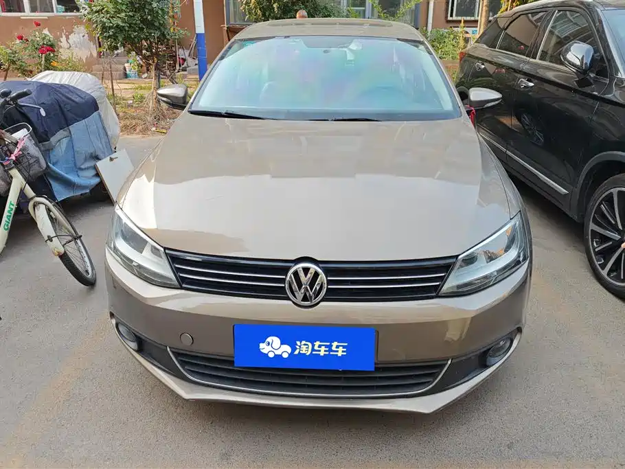 Volkswagen Sagitar 2014 Facelift 1.6L Automatic Comfort Edition