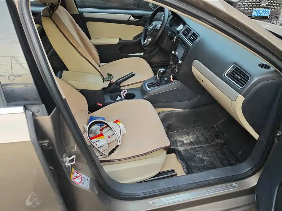 Volkswagen Sagitar 2014 Facelift 1.6L Automatic Comfort Edition