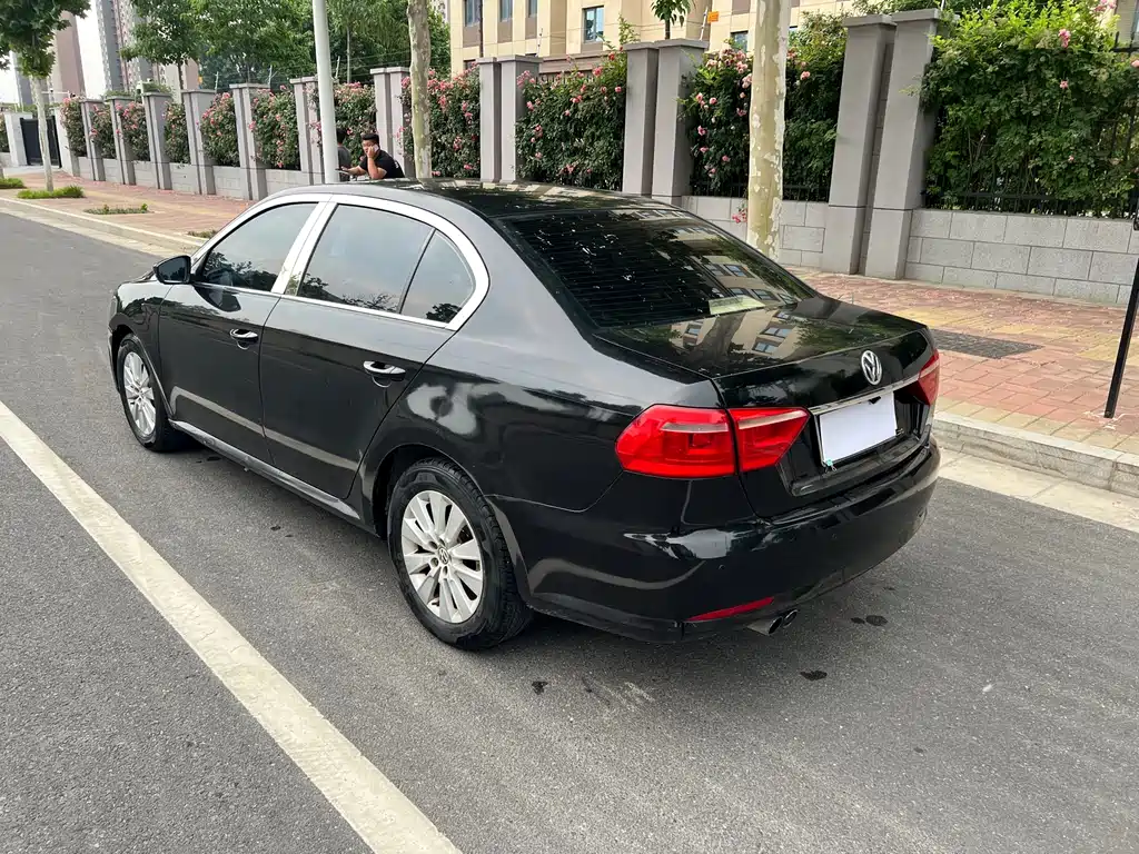 Volkswagen Lavida 2013 Classic Facelift 1.6L Automatic Comfort Edition