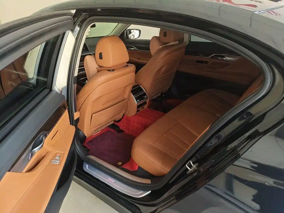 BMW 7 Series 2016 730Li Leading Edition - фото 5