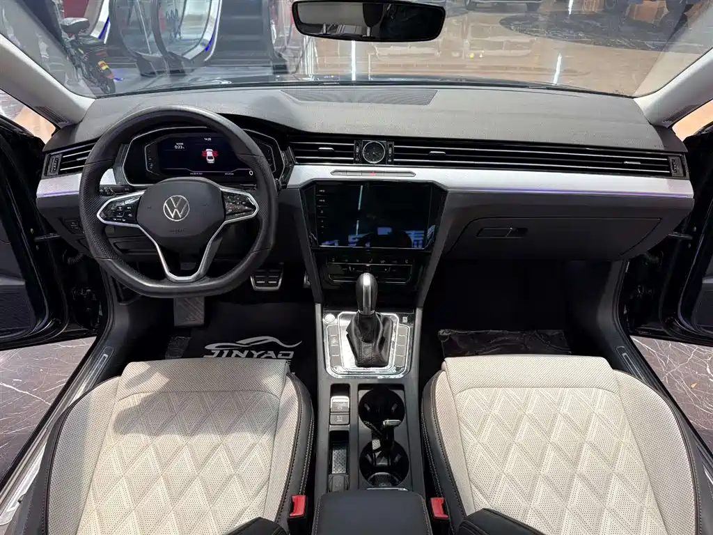 Volkswagen Magotan 2023 2 Million Units Anniversary Edition 330TSI DSG Luxury