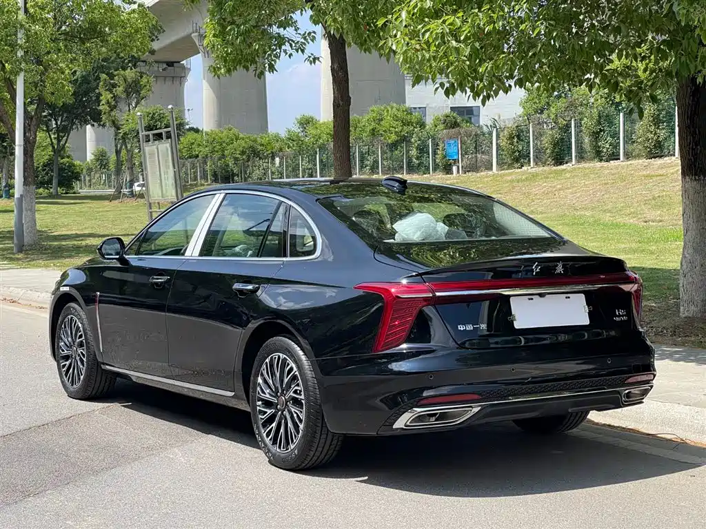 Hongqi H5 2025 2.0T Automatic Qichang Edition