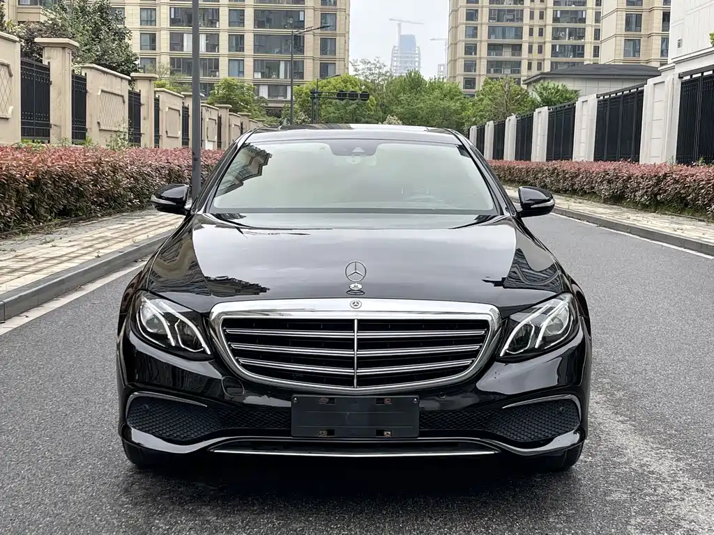 Mercedes-Benz E-Class 2016 E 300 L Fashion