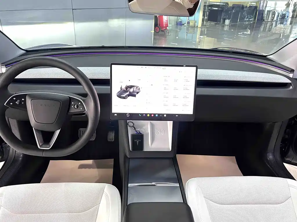 Tesla Model 3 2025 RWD