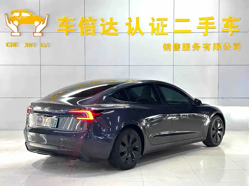 Tesla Model 3 2025 RWD