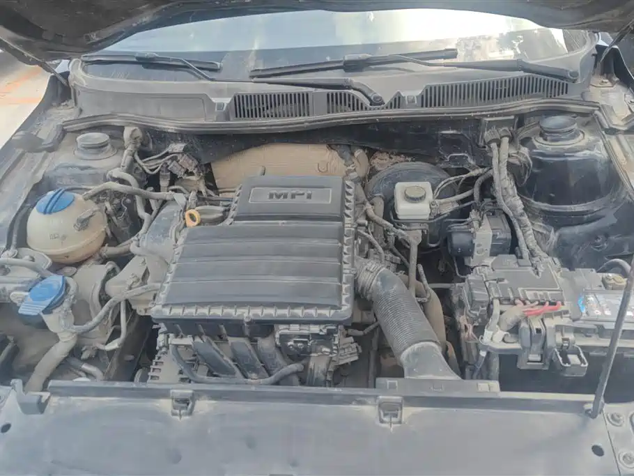 Volkswagen Lavida 2015 1.6L Manual Style Edition