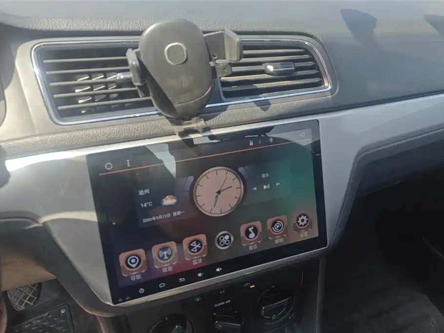 Volkswagen Lavida 2015 1.6L Manual Style Edition