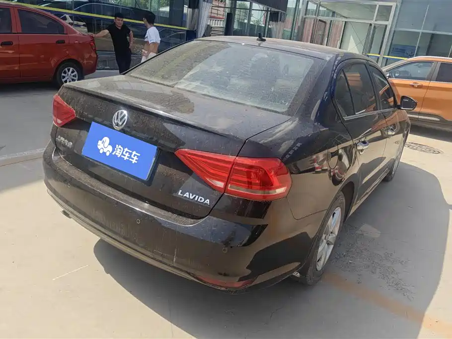Volkswagen Lavida 2015 1.6L Manual Style Edition