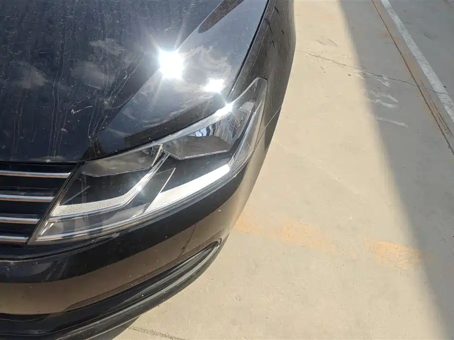 Volkswagen Lavida 2015 1.6L Manual Style Edition