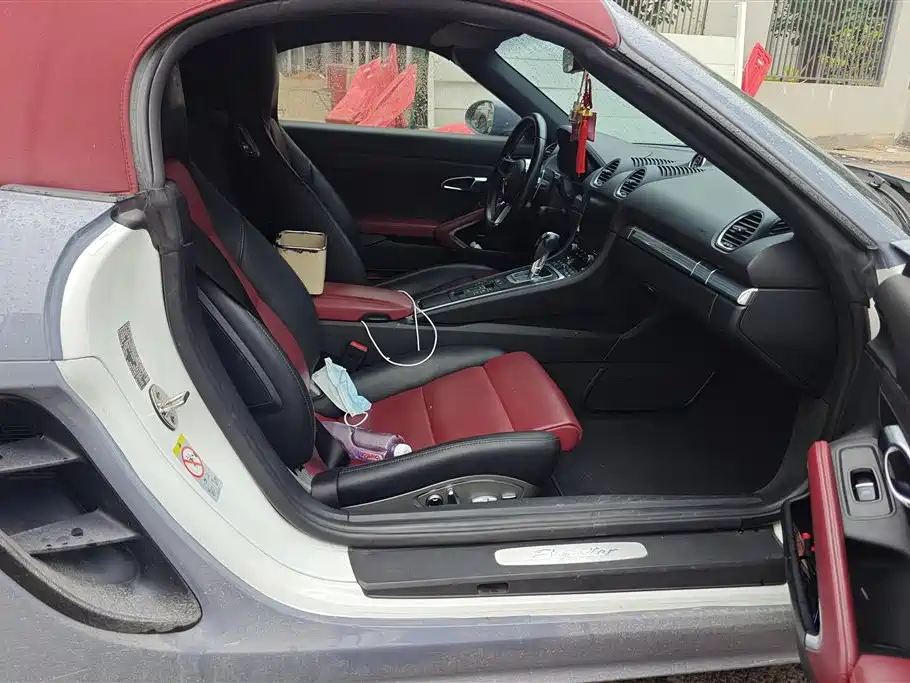 Porsche 718 Boxster 2.0T