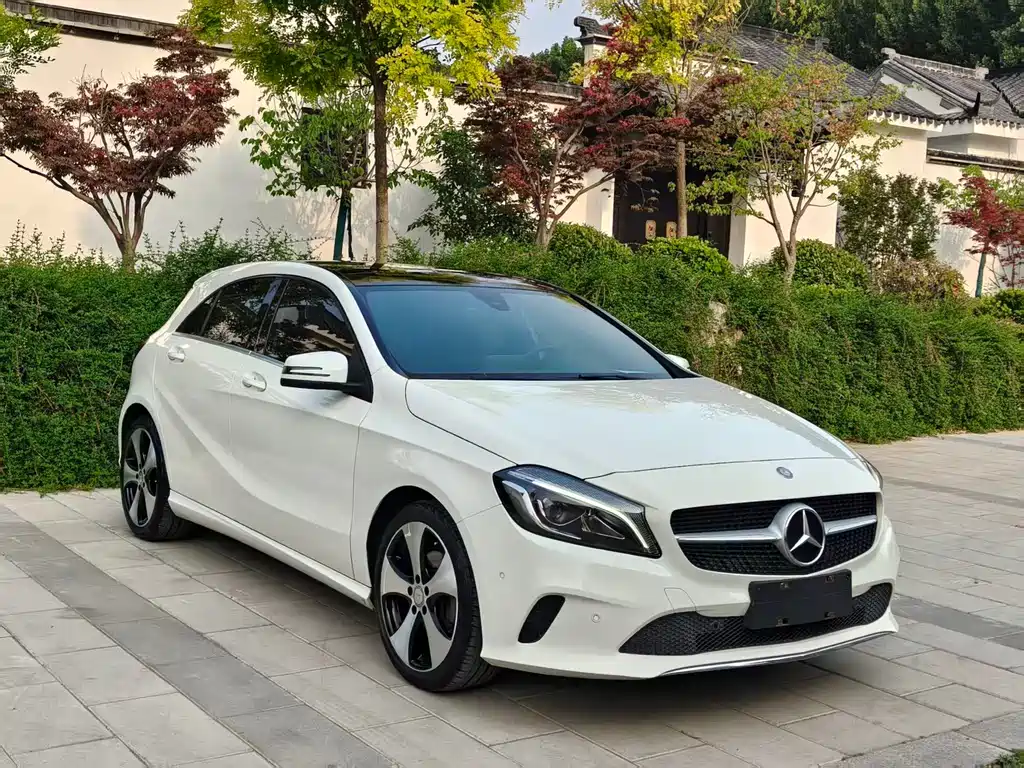 Mercedes-Benz A-Class (Import) 2016 A 200 Fashion Edition