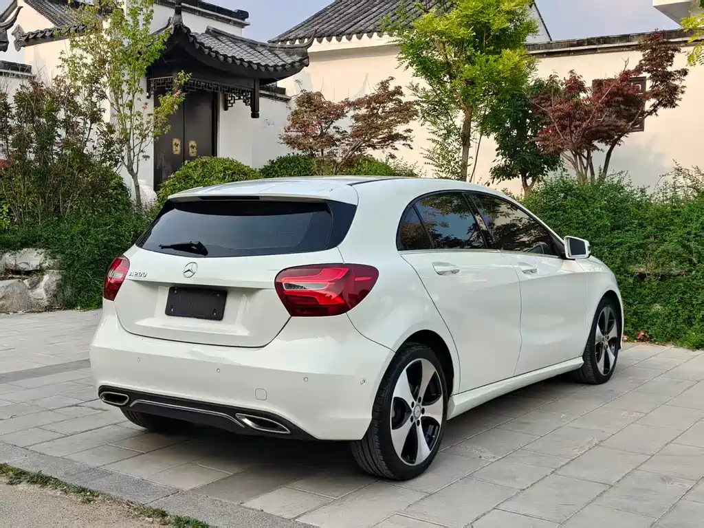 Mercedes-Benz A-Class (Import) 2016 A 200 Fashion Edition