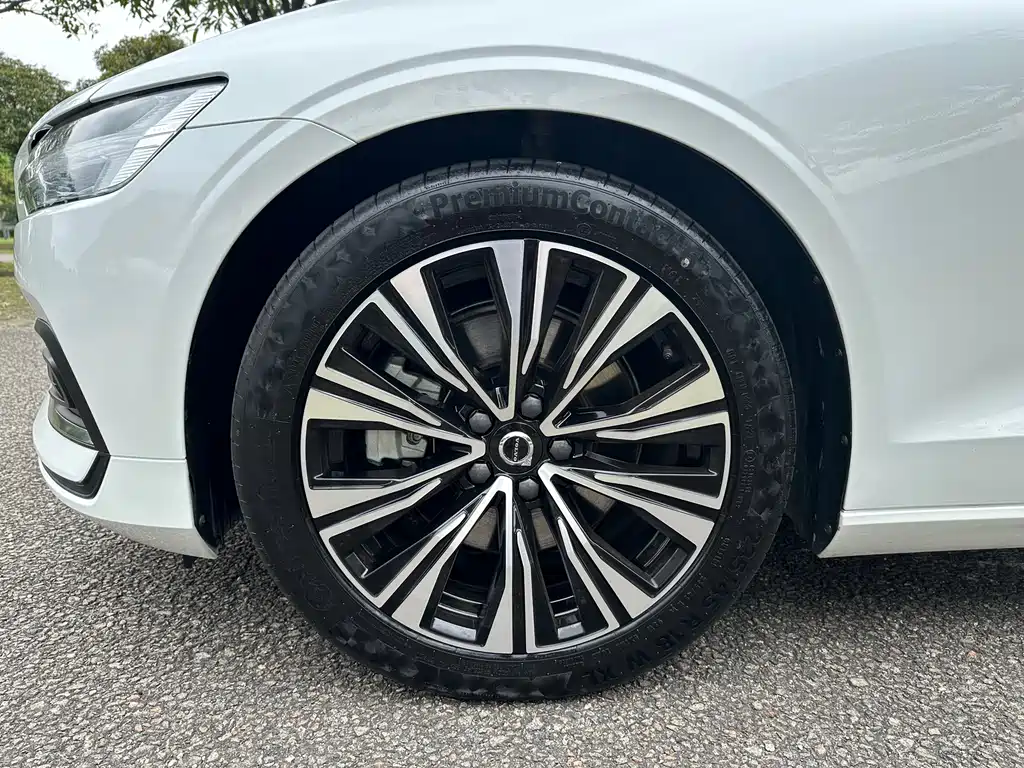 Volvo V60 2023 B5 Inscription