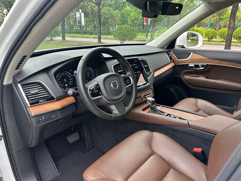 Volvo XC90 2020 T6 Momentum Luxury 7-Seater