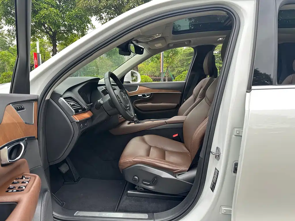Volvo XC90 2020 T6 Momentum Luxury 7-Seater