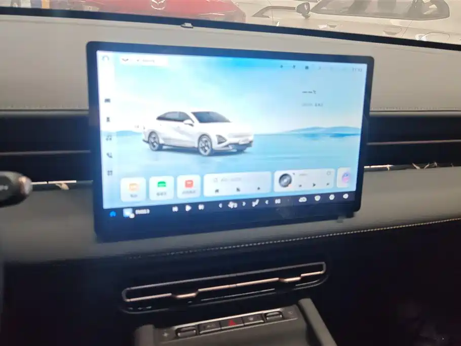 Wuling Starlight 2025 70km Intelligent Standard Edition